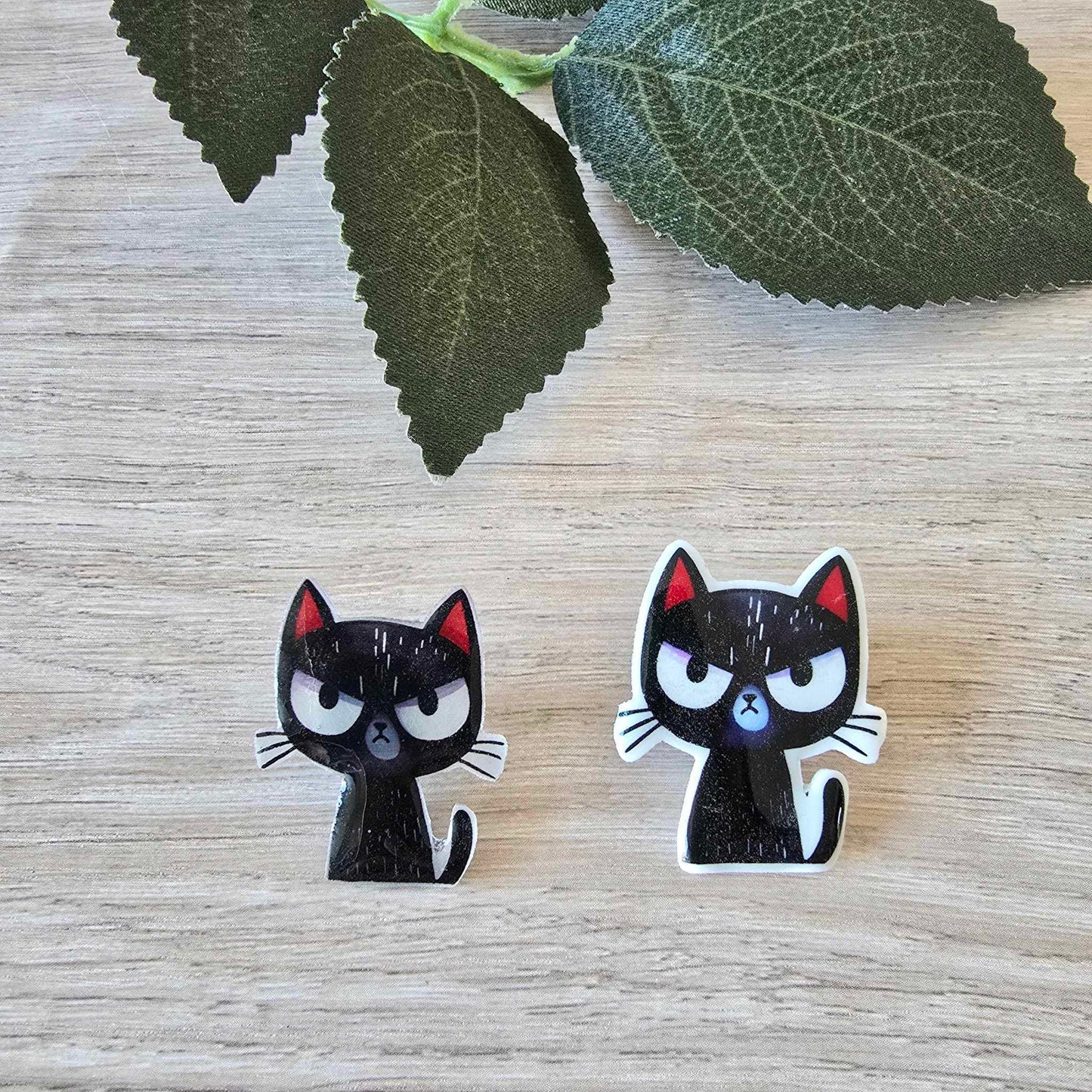 Angry cat pin