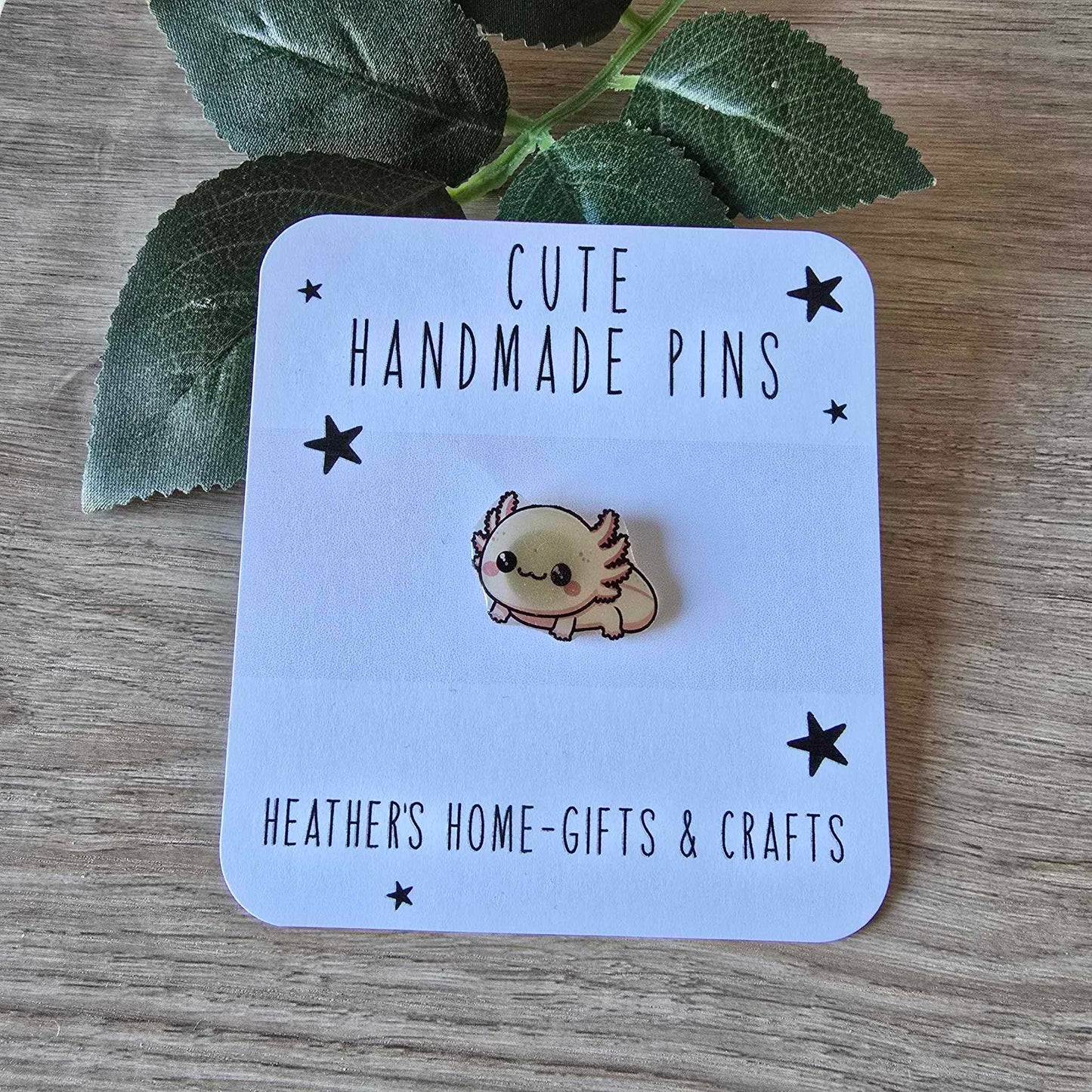 Axolotl pin - cream