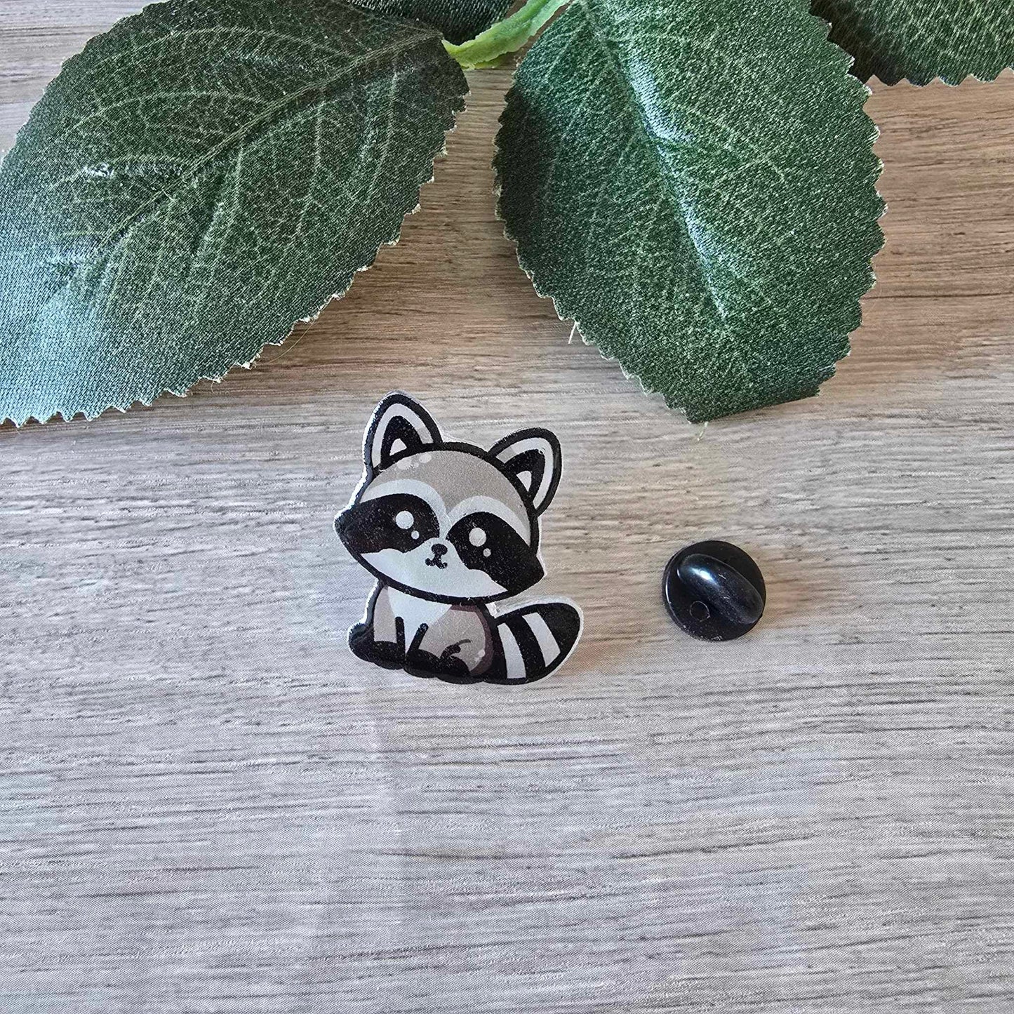 Racoon pin