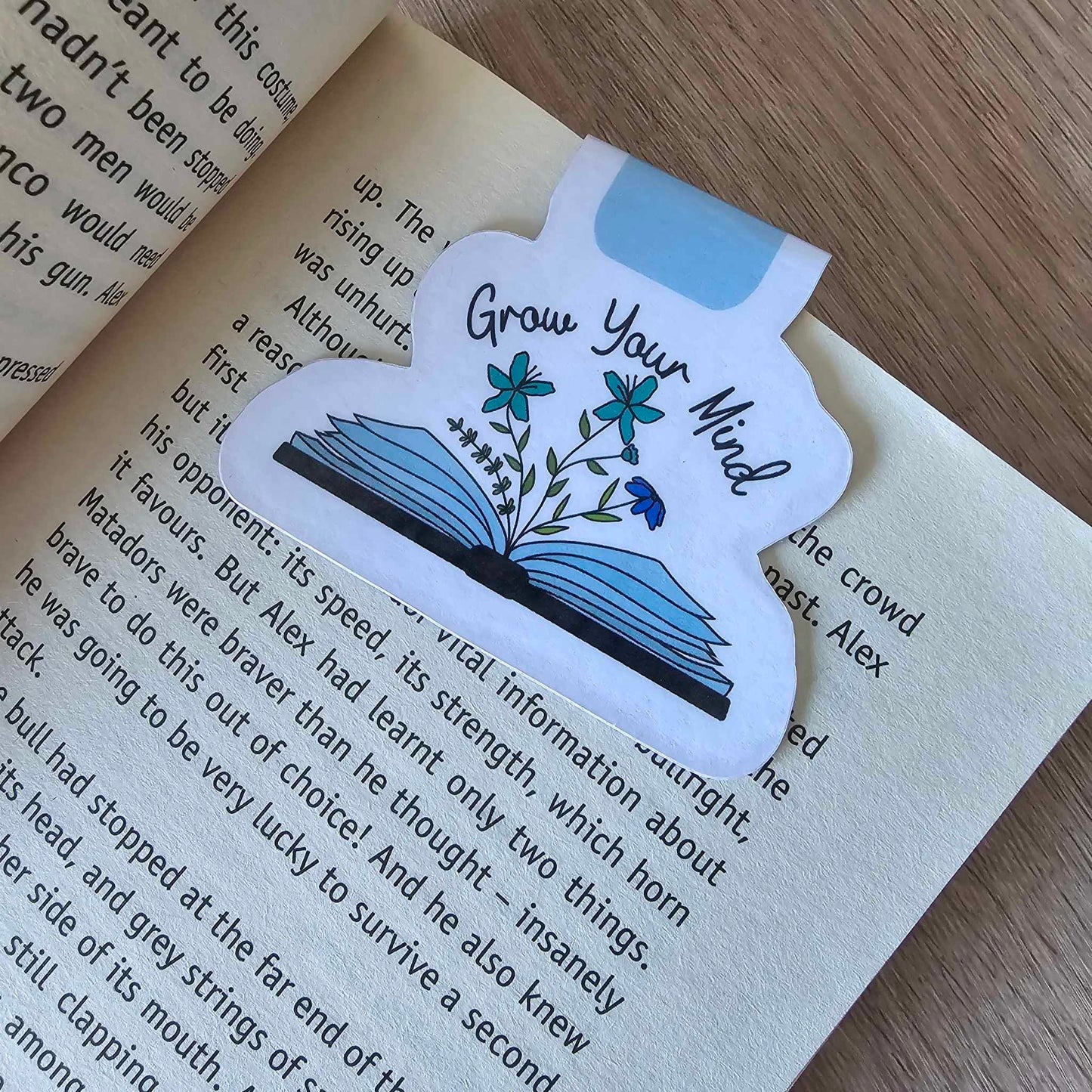 MAGNETIC BOOKMARK - FLORAL BOOK