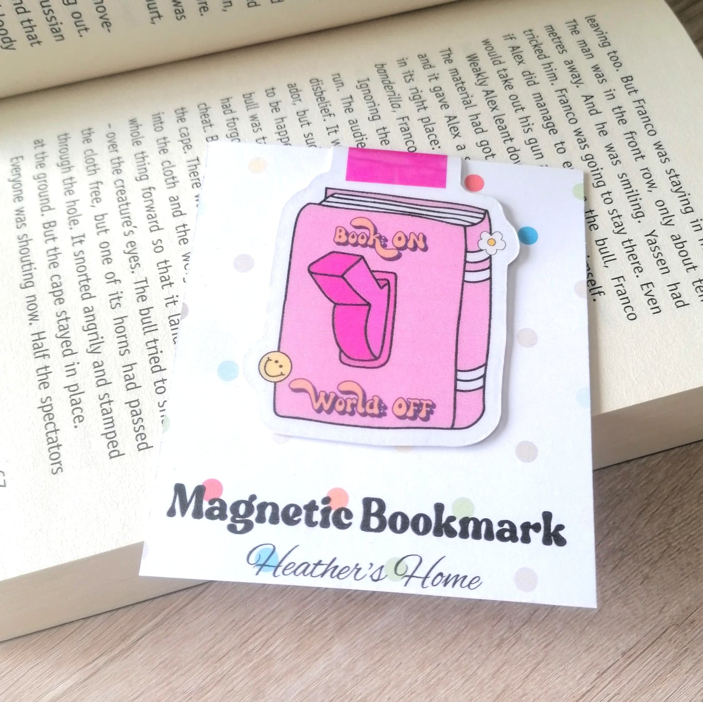 MAGNETIC BOOKMARK - BOOK ON WORLD OFF