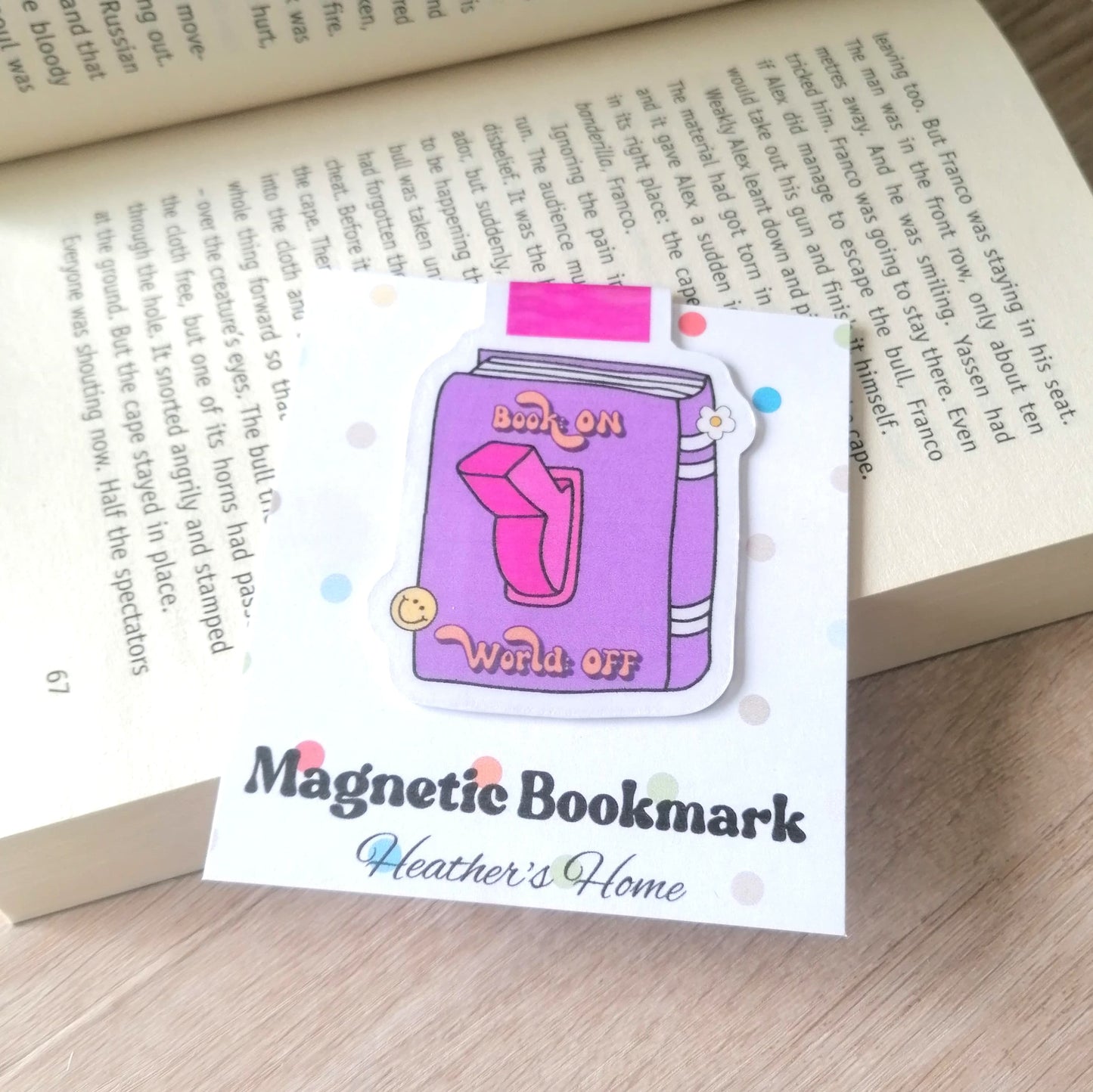 MAGNETIC BOOKMARK - BOOK ON WORLD OFF