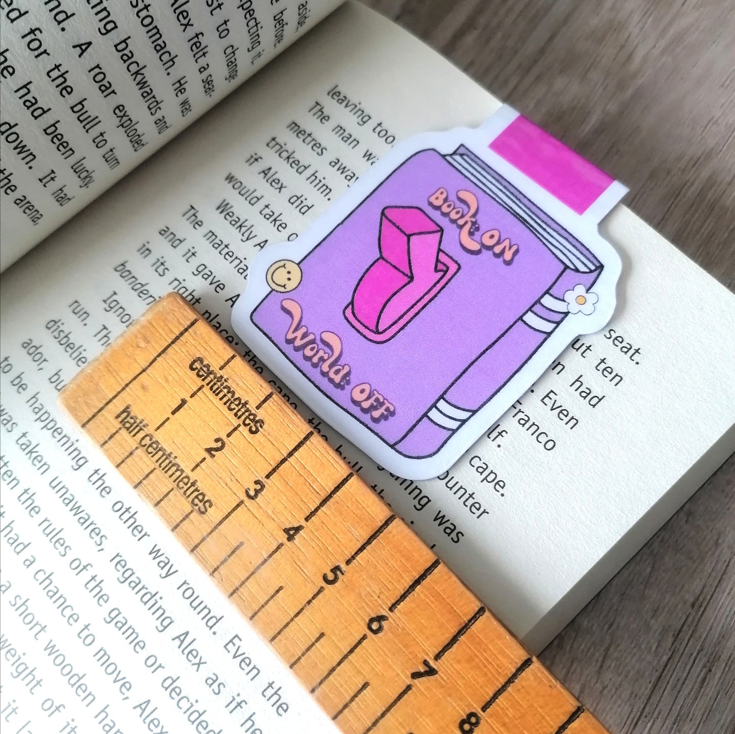 MAGNETIC BOOKMARK - BOOK ON WORLD OFF