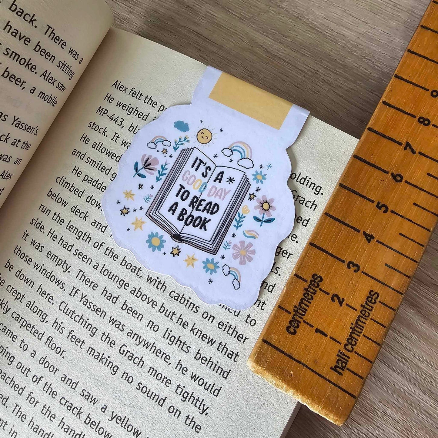 MAGNETIC BOOKMARK - IT'S A GOOD DAY TO READ