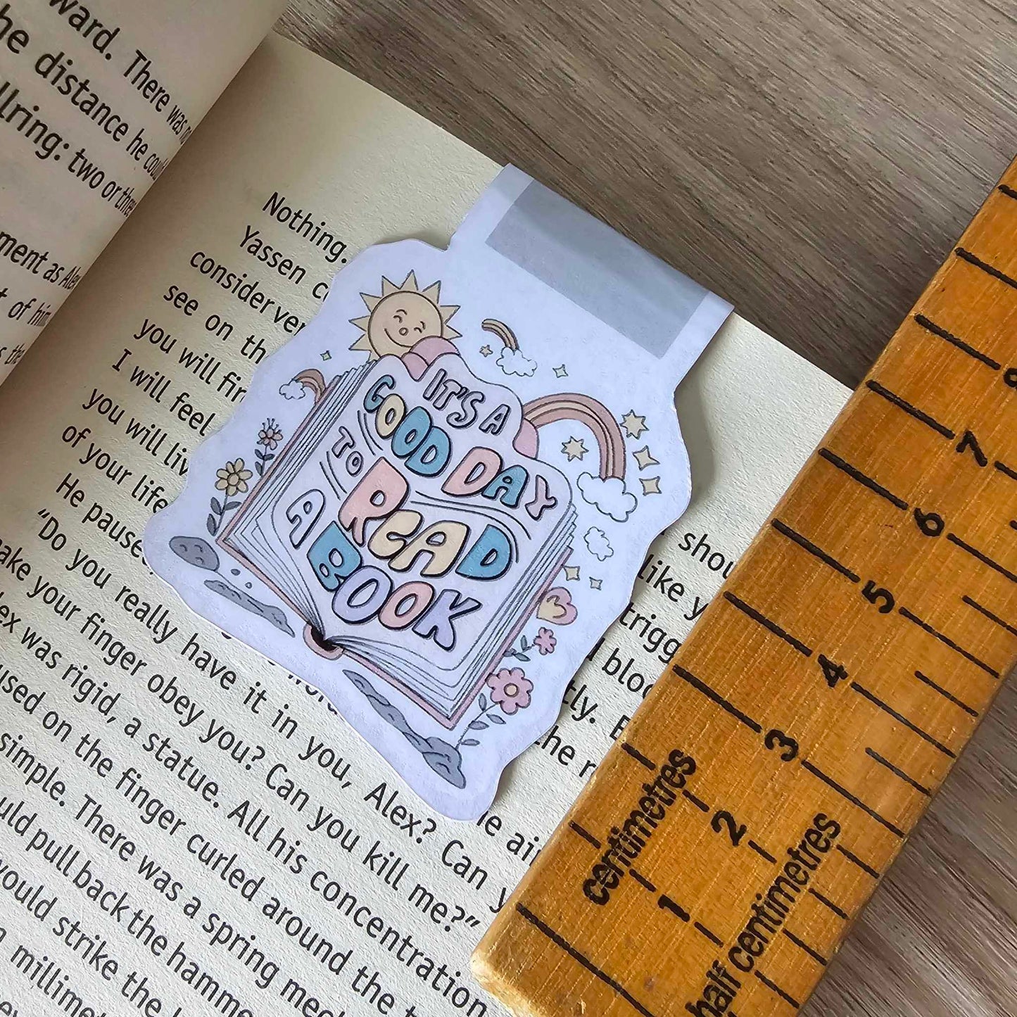 MAGNETIC BOOKMARK - IT'S A GOOD DAY TO READ (SUN)
