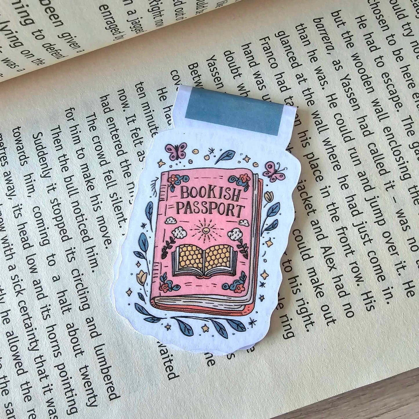 MAGNETIC BOOKMARK - BOOKISH PASSPORT