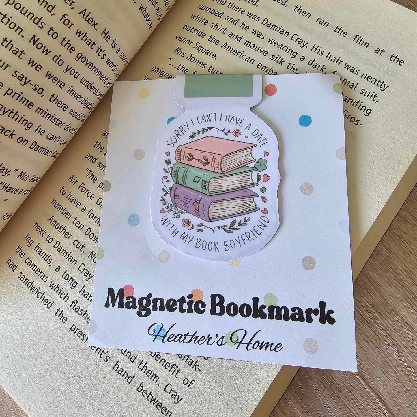 MAGNETIC BOOKMARK - DATE WITH BOOK BOYFRIEND