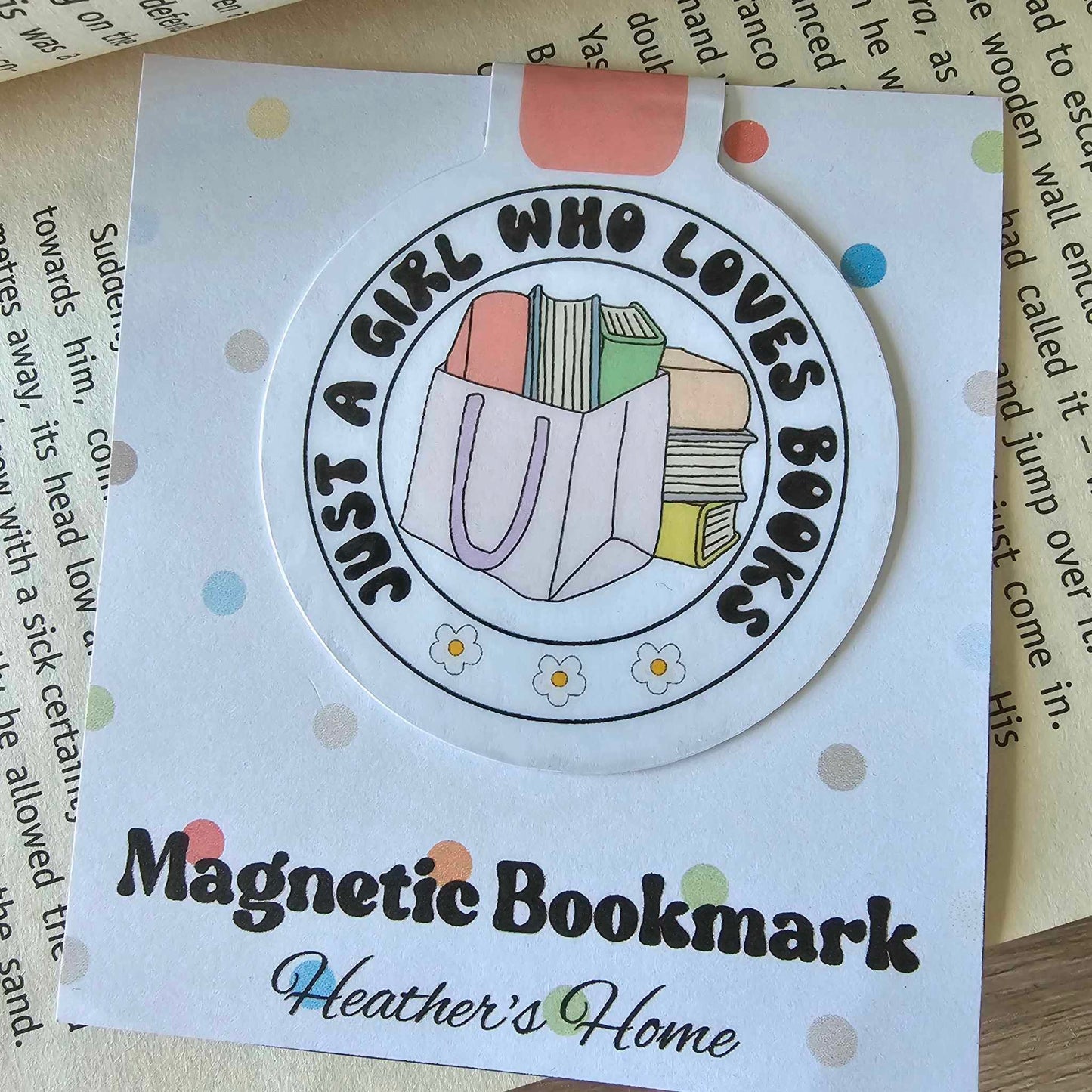MAGNETIC BOOKMARK - JUST A GIRL WHO LOVES BOOKS
