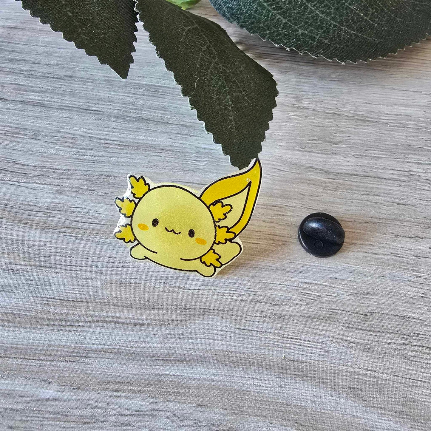 Axolotl pin - yellow