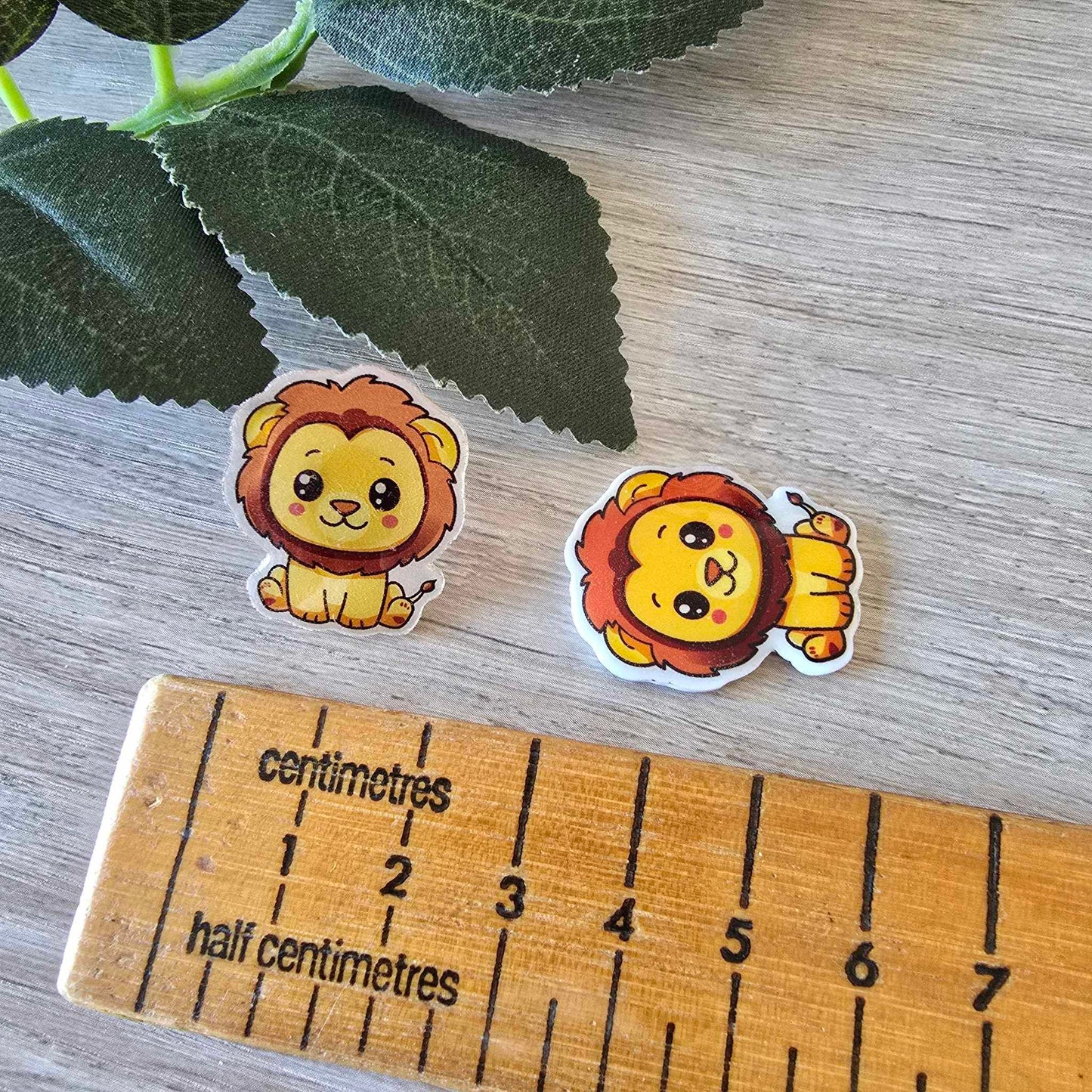 Lion pin