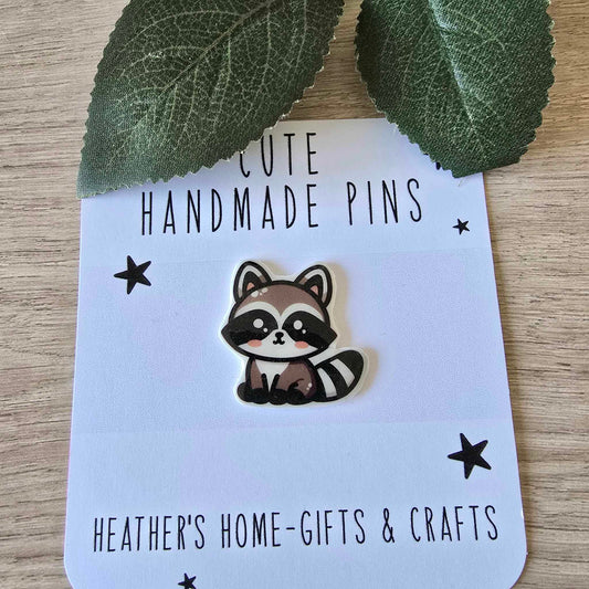 Racoon pin