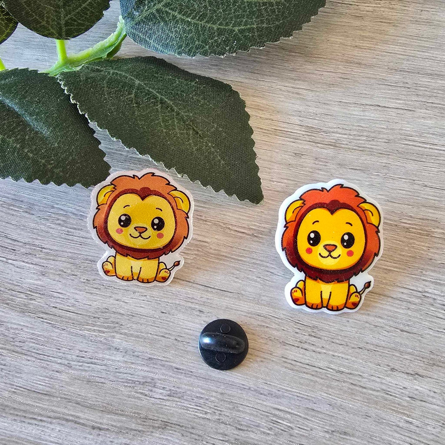 Lion pin